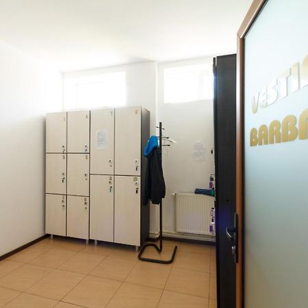 Ymy Hotels Тыргу-Жиу Экстерьер фото