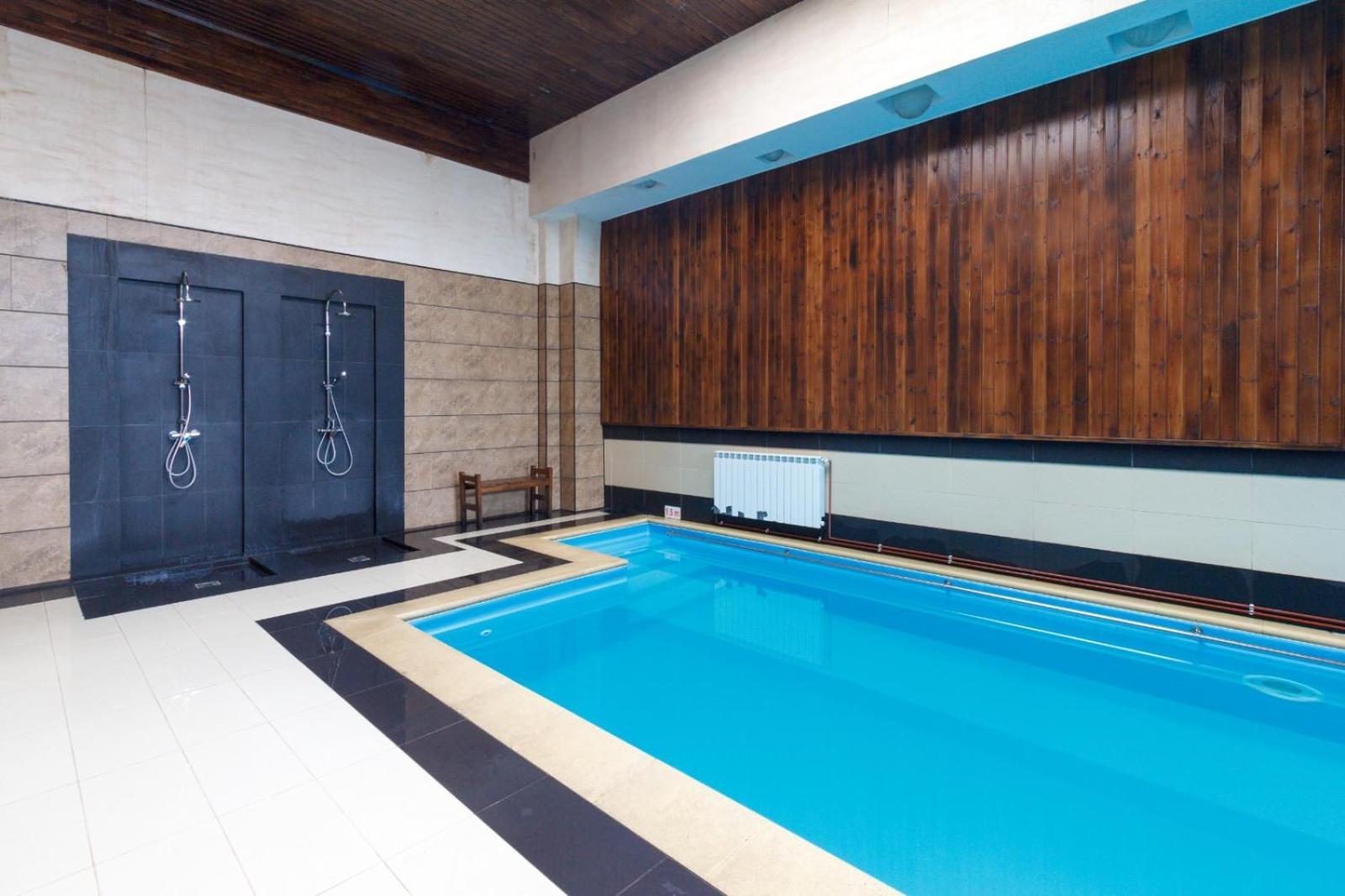 Ymy Hotels Тыргу-Жиу Экстерьер фото