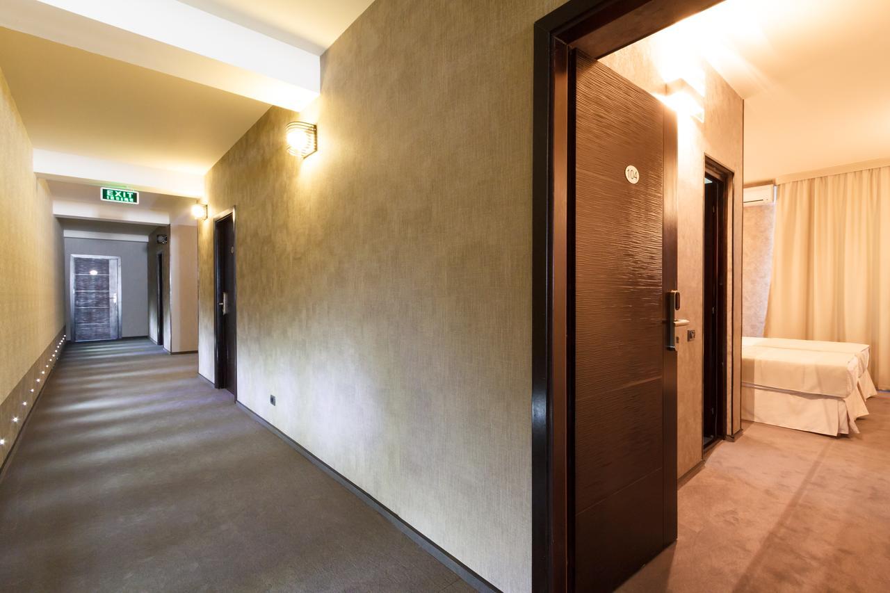 Ymy Hotels Тыргу-Жиу Экстерьер фото