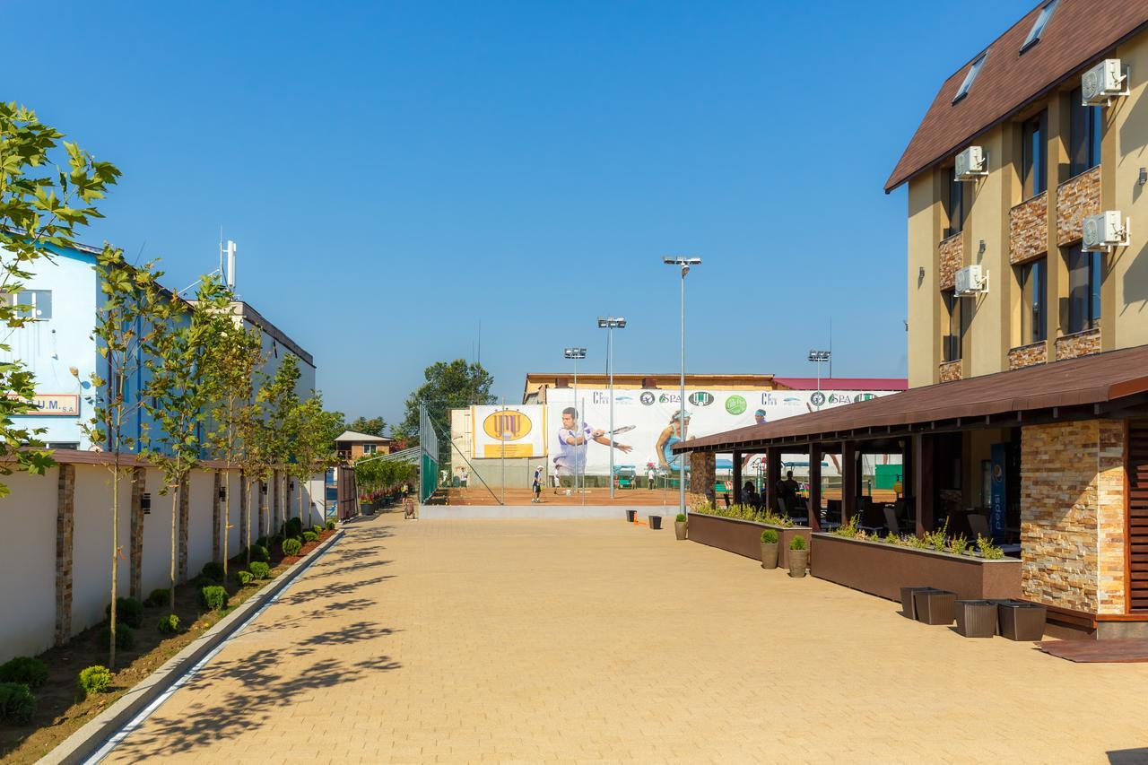 Ymy Hotels Тыргу-Жиу Экстерьер фото